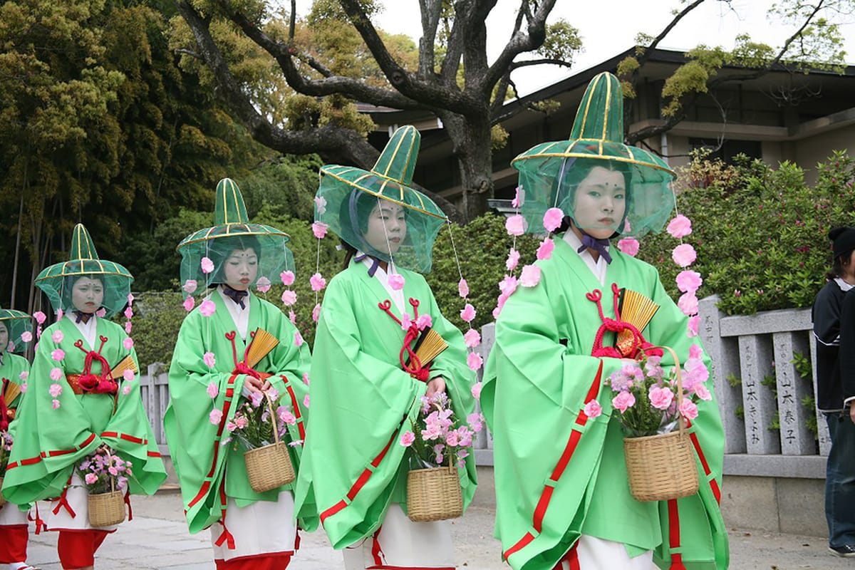 Hanatsumi-sai (Otoritaisha Shrine)