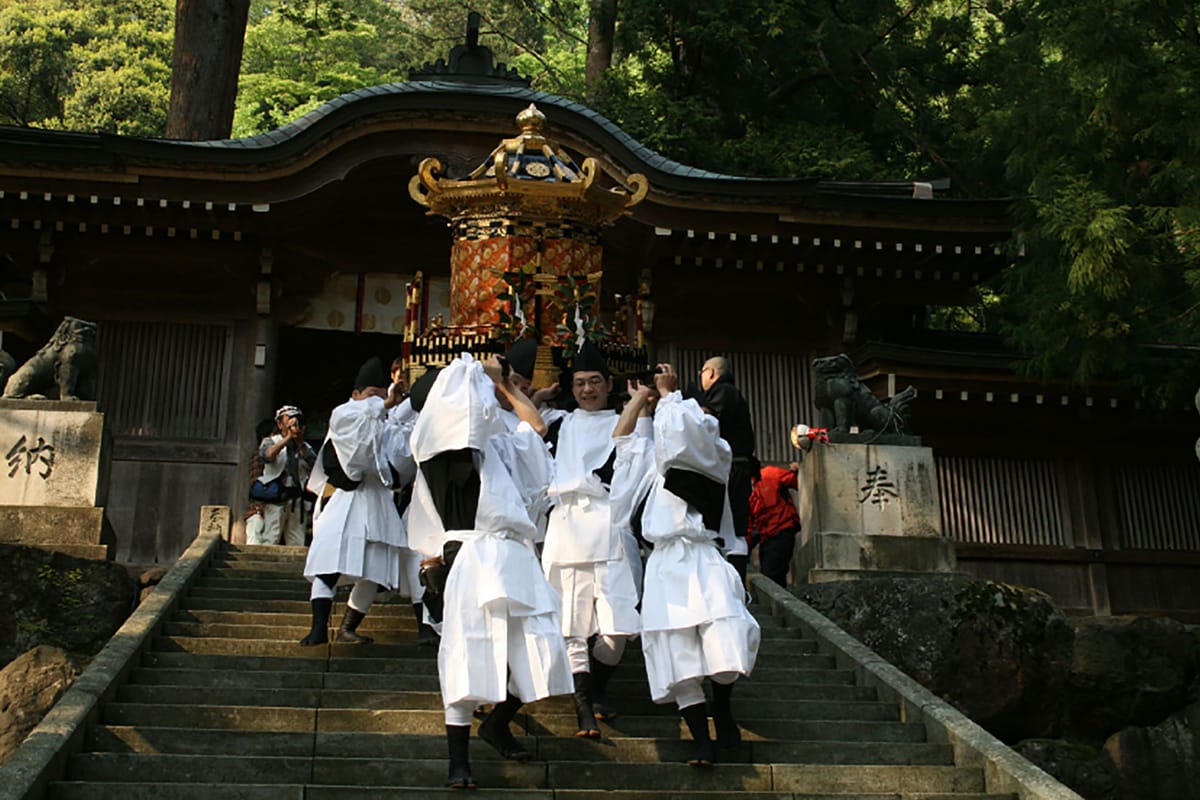 神と紙の郷の春祭り