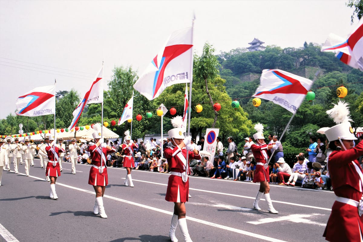 마루가메 성 축제 (Marugame Castle Festival)