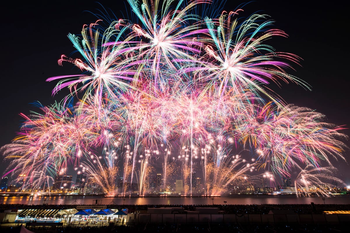 Grand Festival de Feux d'Artifice de Naniwa Yodogawa