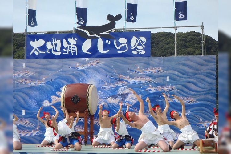 太地町花火大会・太地浦勇魚祭