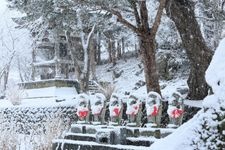 Tourist destination images of Usu Zenkoji Temple(2)
