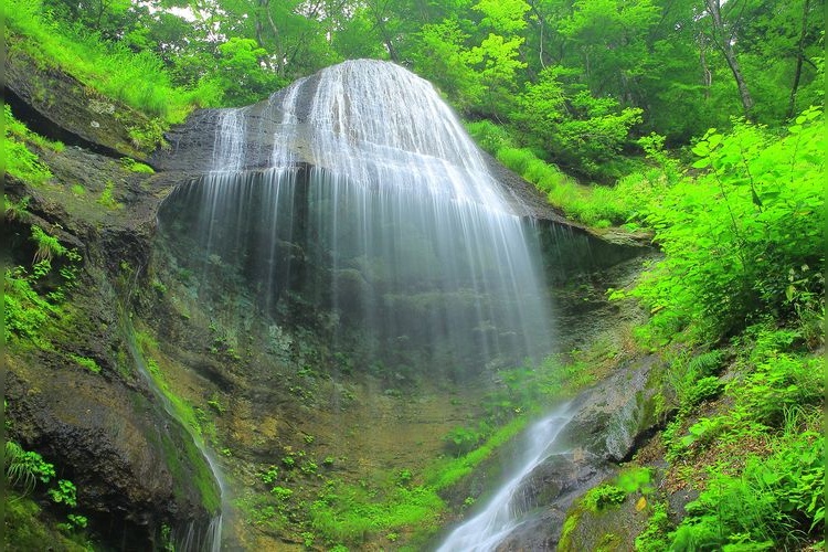 Shiraitono-taki Waterfall