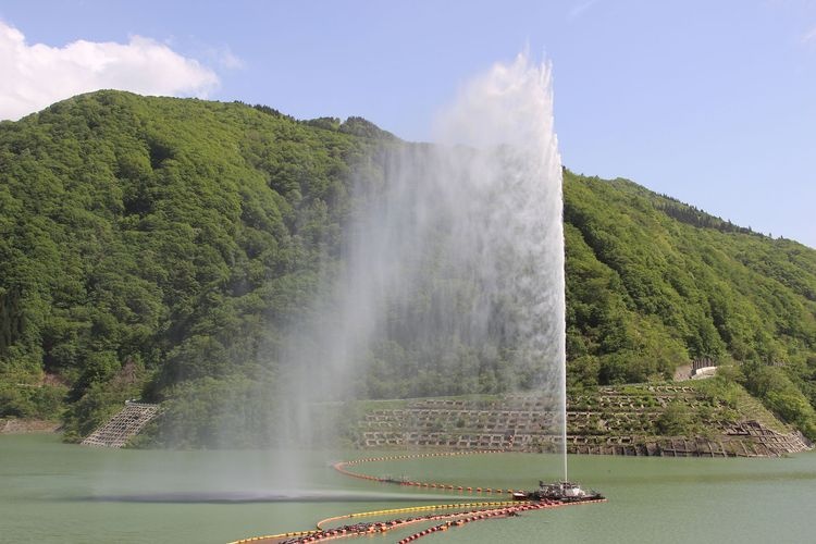 Gassan Lake's Great Fountain