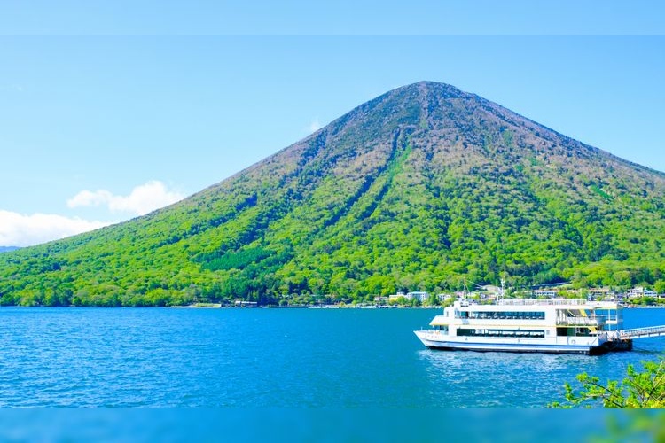 Tourist destination images of Lake Chuzenji(2)