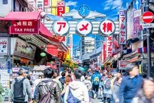 Tourist destination images of Ueno Ameyoko Market(3)