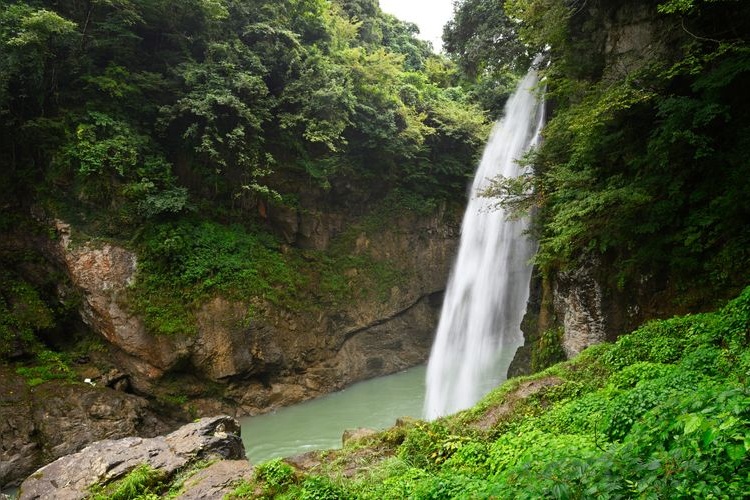 Tourist destination images of Tedorigawa Gorge(2)
