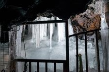 Tourist destination images of Narusawa Ice Cave(3)