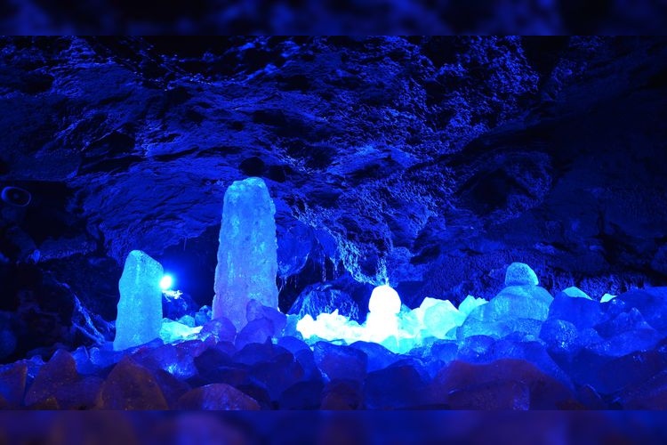 Narusawa Ice Cave