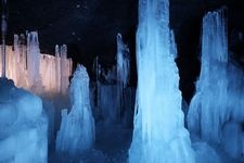 Tourist destination images of Narusawa Ice Cave(2)