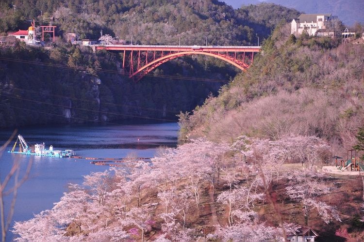 Enakyo Gorge