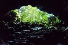 Tourist destination images of Komakado Fukaana (Wind Cave)(1)