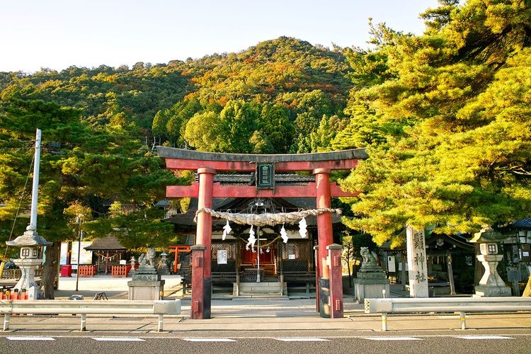 Shirahige Shrine