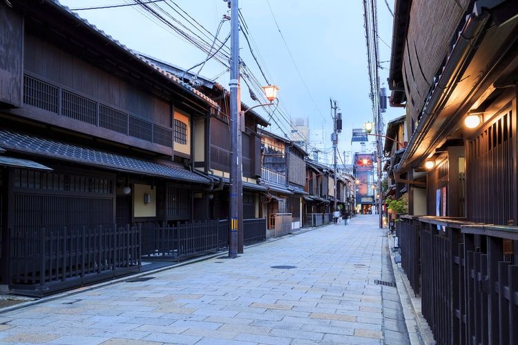 Gion Shinbashi Important Preservation District for Groups of Traditional Buildings (Gion Kobu)