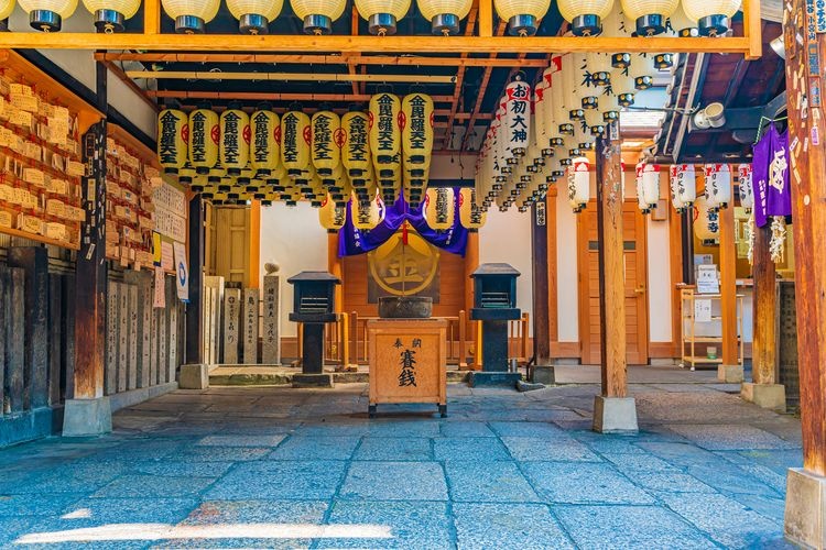 Hozenji Temple