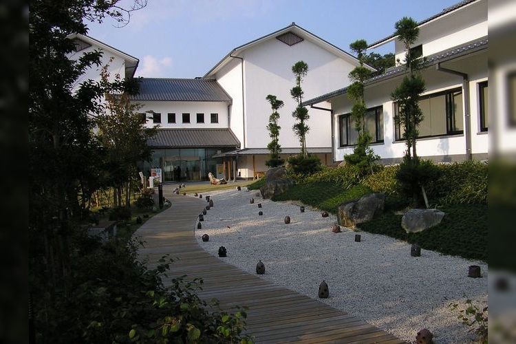 Hyogo Ceramic Art Museum