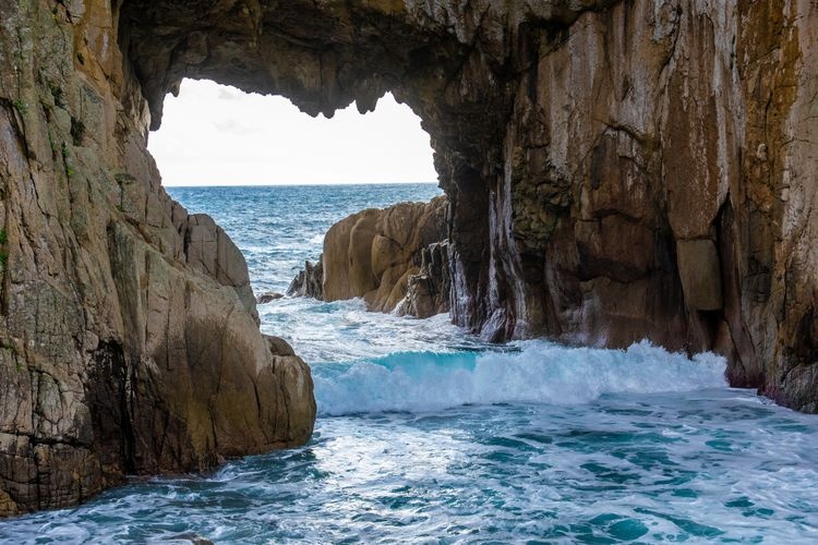 Tourist destination images of Hakusan-domon (Sea Arch)(2)