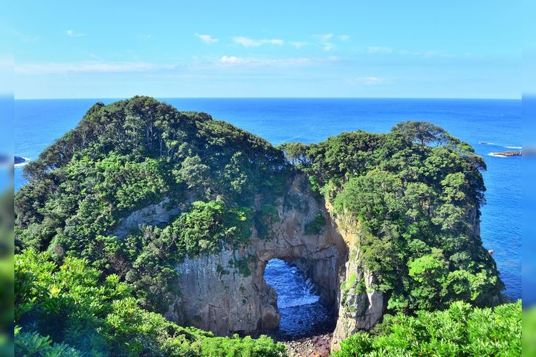 Hakusan-domon (Sea Arch)