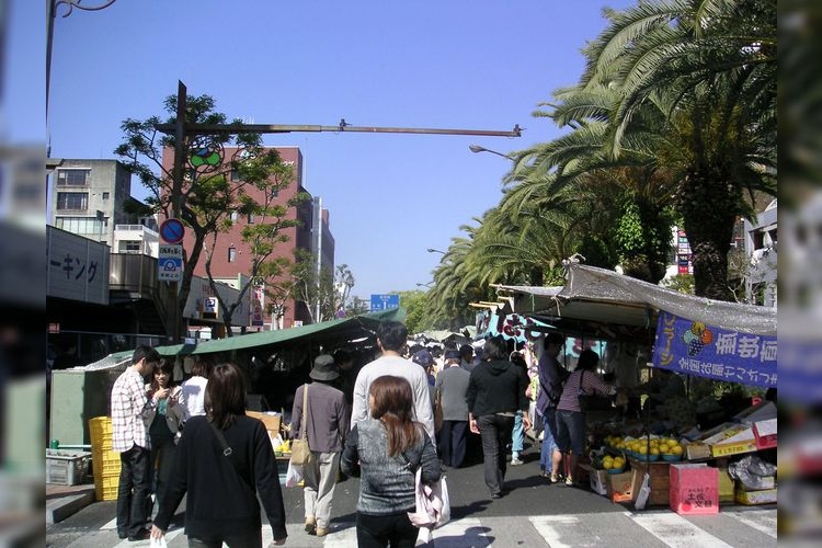 Sunday Market (Nichiyo-ichi)