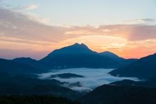 Tourist destination images of Mount Yufu (Yufu-dake)(3)