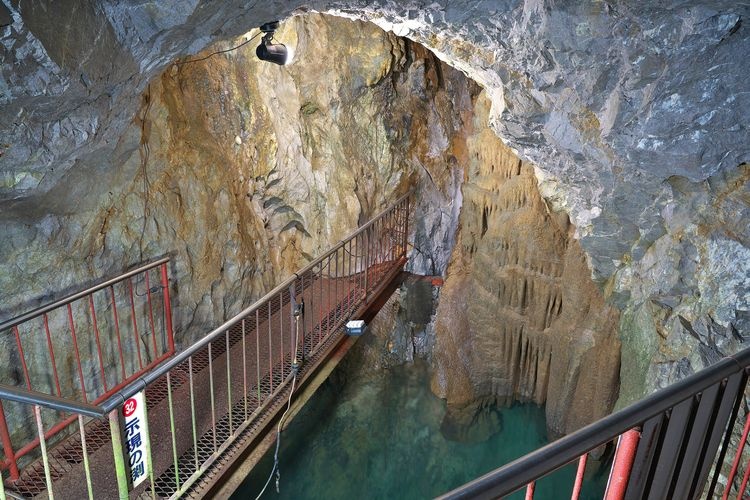 稻积水中钟乳洞的旅游景点图片(2)