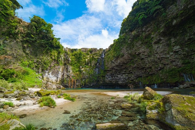 雄川瀑布