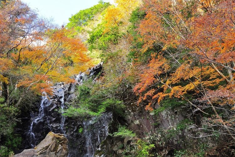 Hiryu-no-taki (Flying Dragon Waterfall)