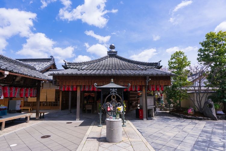 Tourist destination images of Shakuzoji Temple(2)