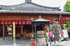 Tourist destination images of Shakuzoji Temple(1)