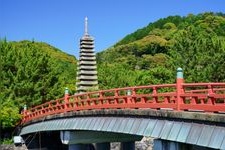 Tourist destination images of Floating Island Thirteen-Story Stone Pagoda(2)