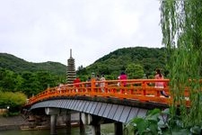 Tourist destination images of Floating Island Thirteen-Story Stone Pagoda(2)