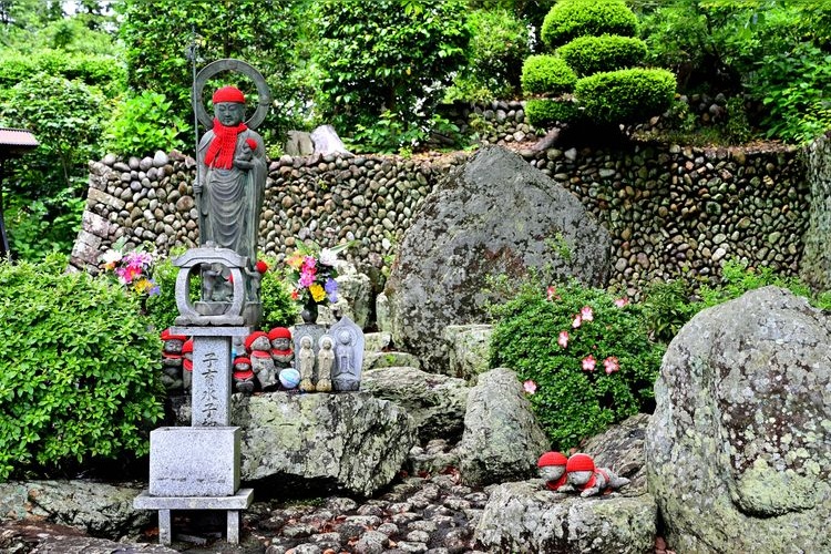 Tourist destination images of Iouji Temple(2)