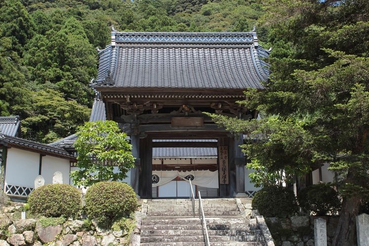 Ikomyoji Temple