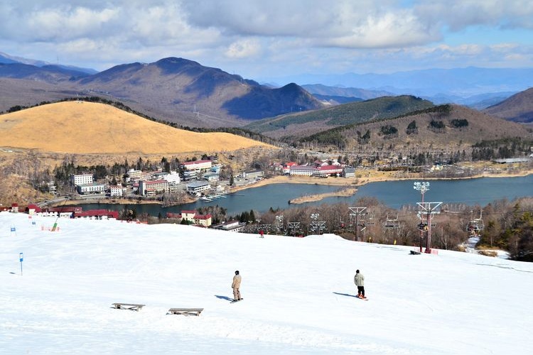 Shirakaba Lake Royal Hill Ski Resort