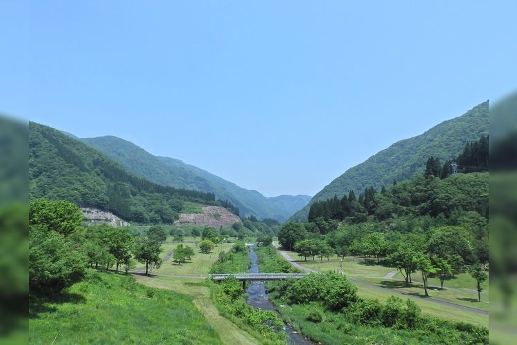 Manahineko Lake Youth Travel Village