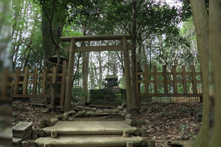 Takamagahara Yoboisho (Takamagahara Reverence Place)