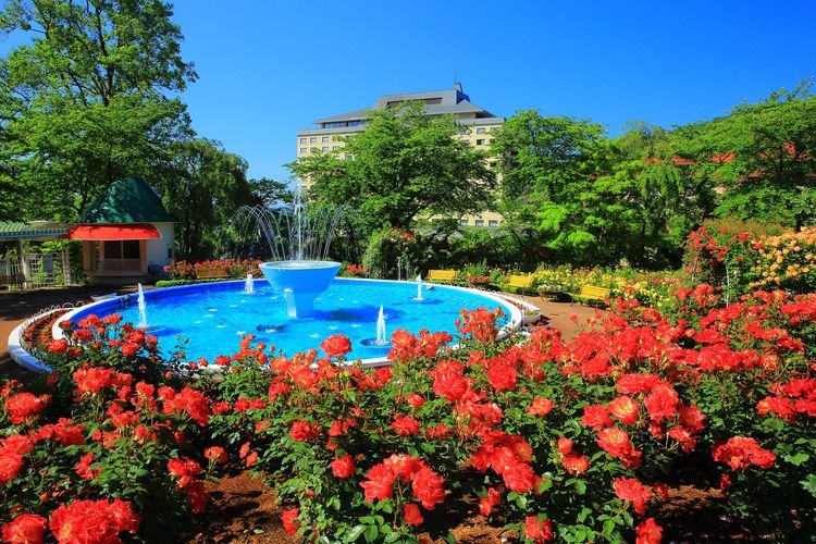 Hanamki Onsen Rose Garden