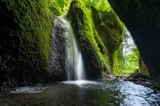 Tourist destination images of Shiwagara Falls(1)