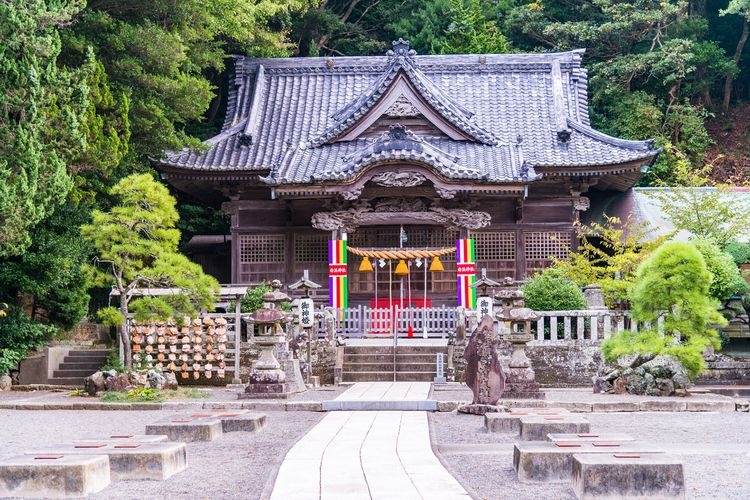 Ikonahime-myojin Shrine (Shirahma Shrine)