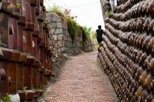 Tourist destination images of Yakimono Sanpo-michi (Pottery Walking Path)(2)