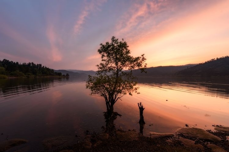 Tourist destination images of Lake Yogo(2)