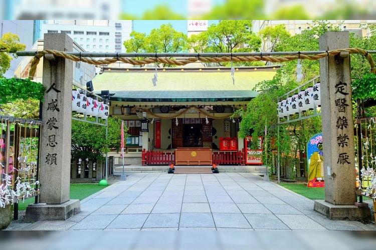 Rotenjinja Shrine (Ohatsu Tenjin)