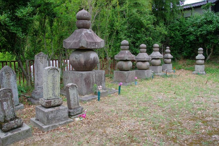 Gakuon-ji Temple