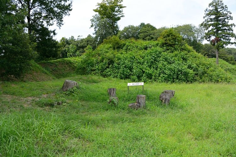 Sugayama Castle Main Enclosure Ruins