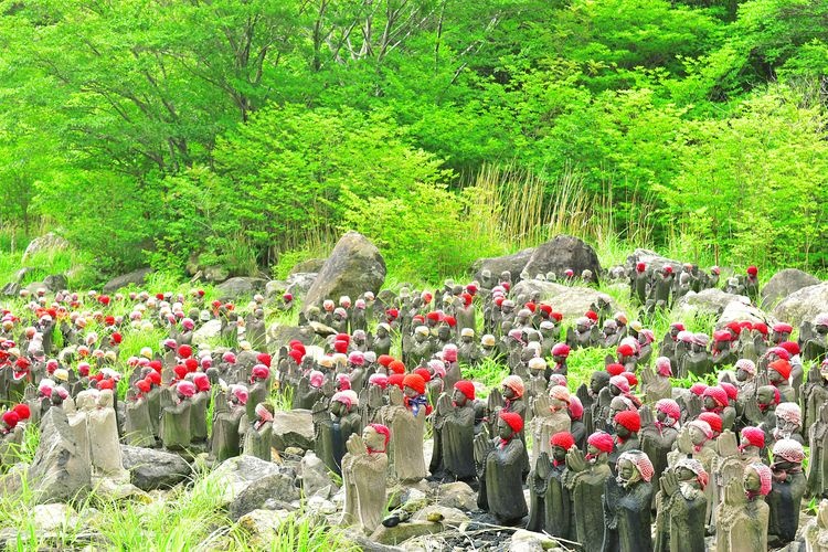 Tourist destination images of Sesshoseki (Killing Stone)(3)