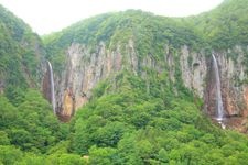 Tourist destination images of Yonakodaibakufu (Yonako Great Waterfall)(2)