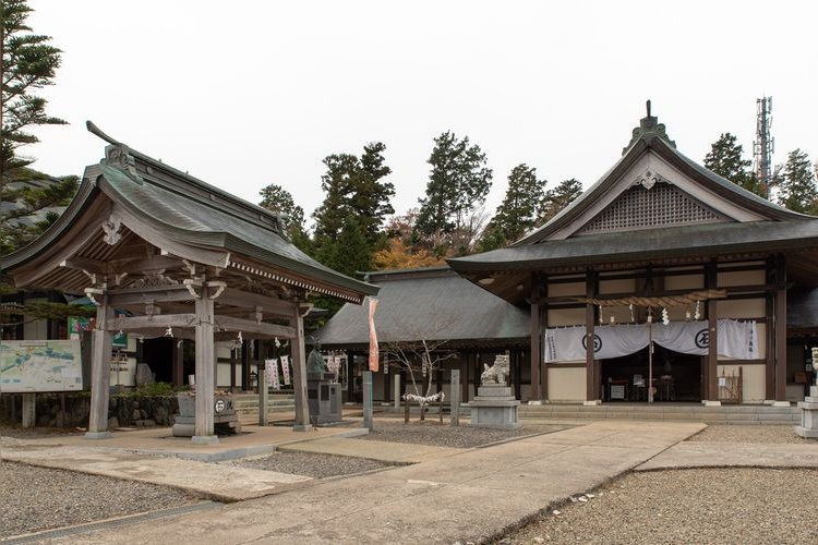 Ishizuchi Shrine Chugu Jijo-sha