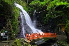 Tourist destination images of Shichitotaki-dera Temple(1)