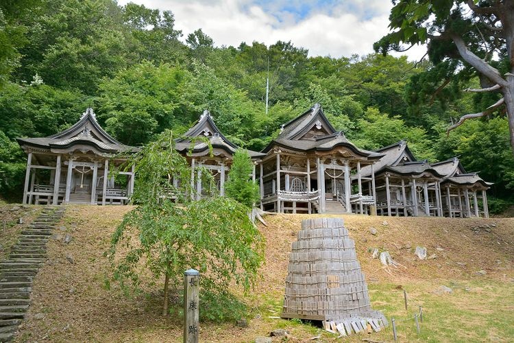 Akagami Jinja Goshado
