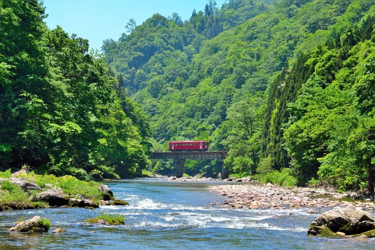 Akita Nairiku Jukan Railway